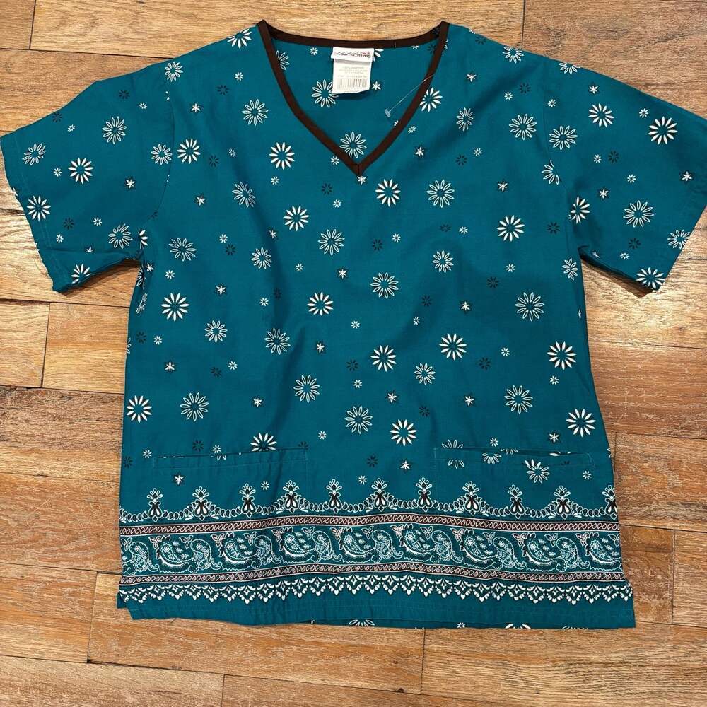 Uniform Advantage Green Scrubs Bandana Bloom Teal V-Neck Scrub Top Size Medium